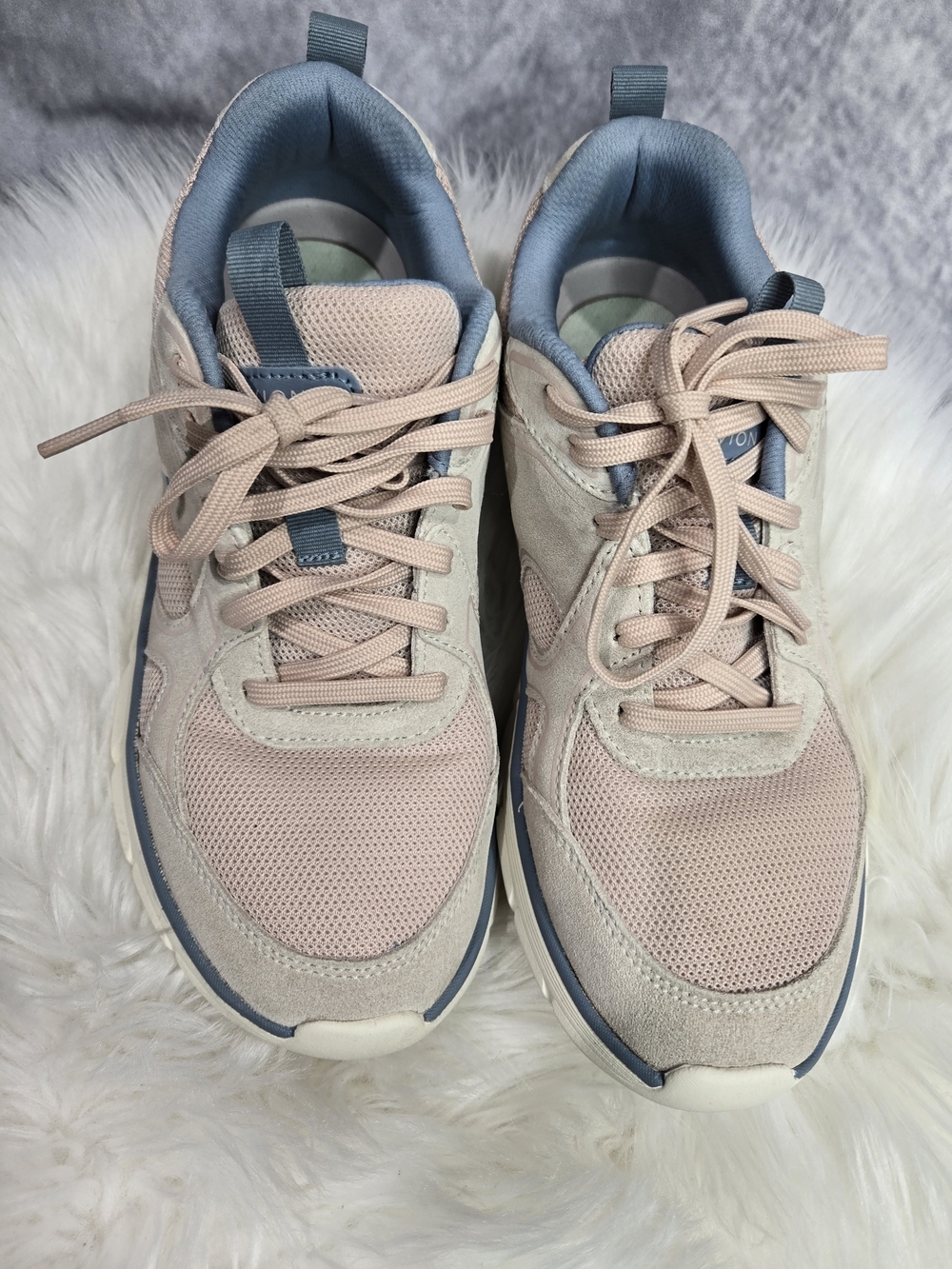 Vionic Walk Parkside women's sneakers in the Cameo Rose colorway